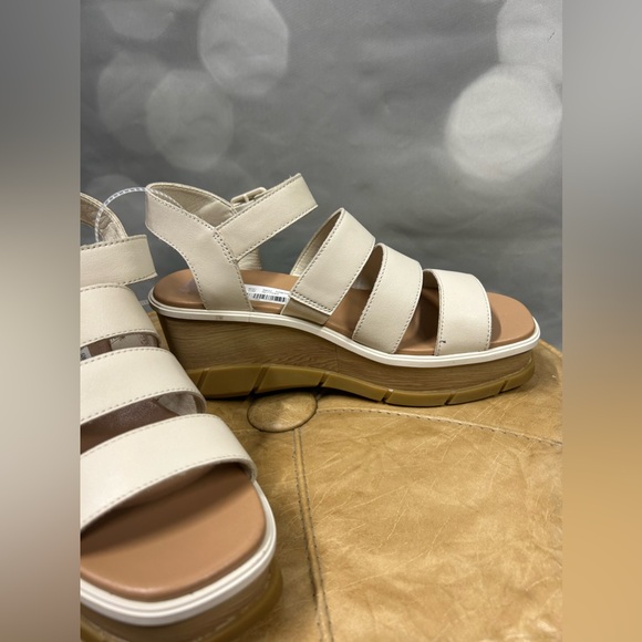 NWOB Sorel strappy cream off-white platform sandal size 9.5 - Picture 2 of 8